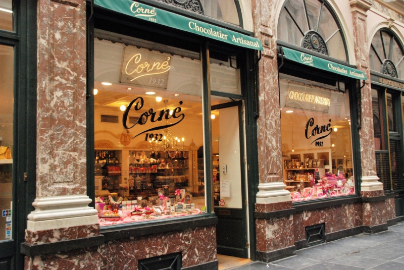 patisserie-ENTRAUNES-min_chocolate_chocolaterie_shop_luxury_chic_gallery_brussels_belgium-558146